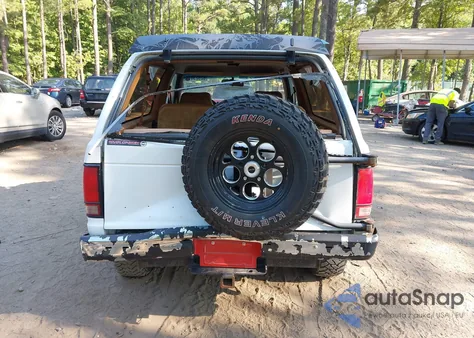 1990 Chevrolet Blazer S10 из США, поврежденный, VIN 1GNCT18Z1L8138267